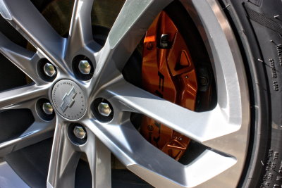 Chevrolet Camaro Fifty mit speziellen 20 Zoll Alufelgen
