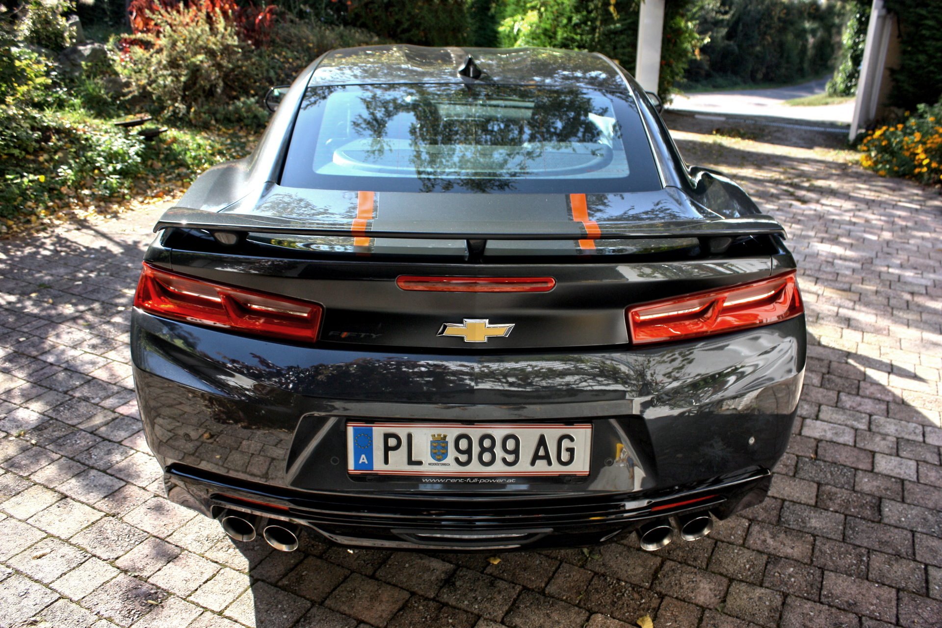 Chevrolet Camaro Fifty mit Klappenauspuff (Dual Mode Exhaust)