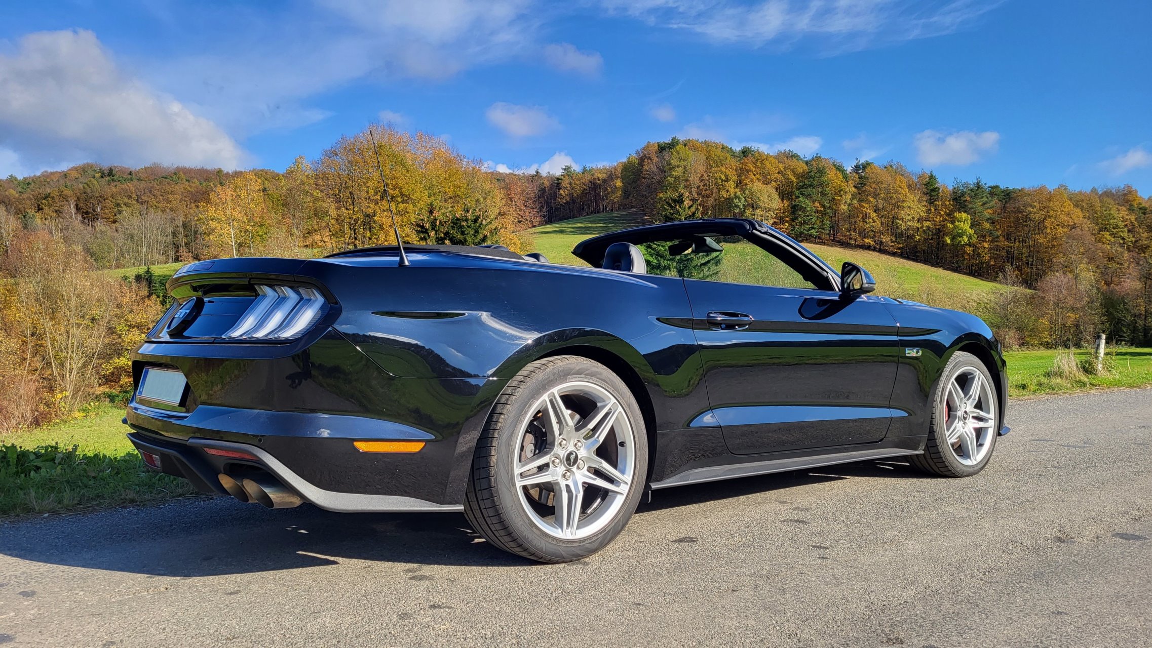 Ford Mustang GT 5.0 Cabrio in Iridium Schwarz