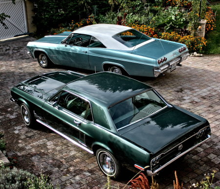 Fahren Sie einen Oldtimer, wie Chevrolet Impala oder Ford Mustang ohne Begleitperson